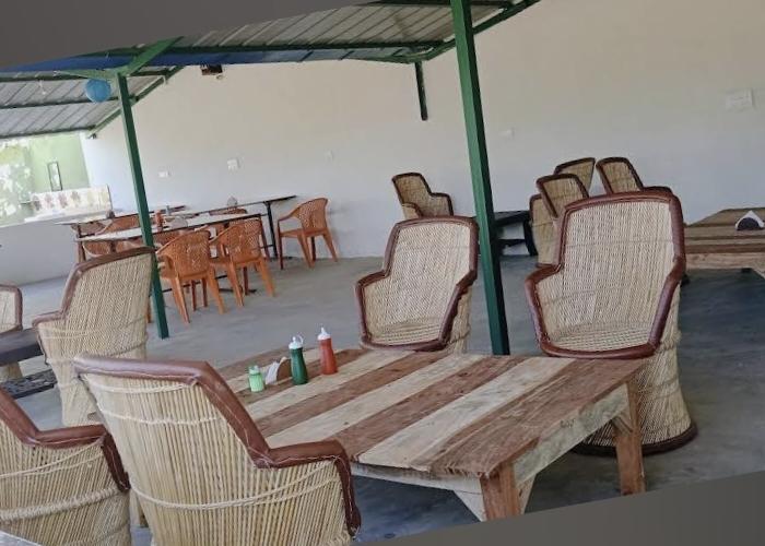 THE BRIJ RASOI CAFE & FAMILY RESTAURANT (100% VEG.)