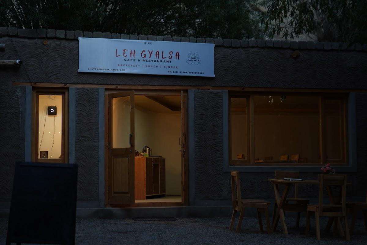 Leh Gyalsa Best Cafe and Restaurant in Leh