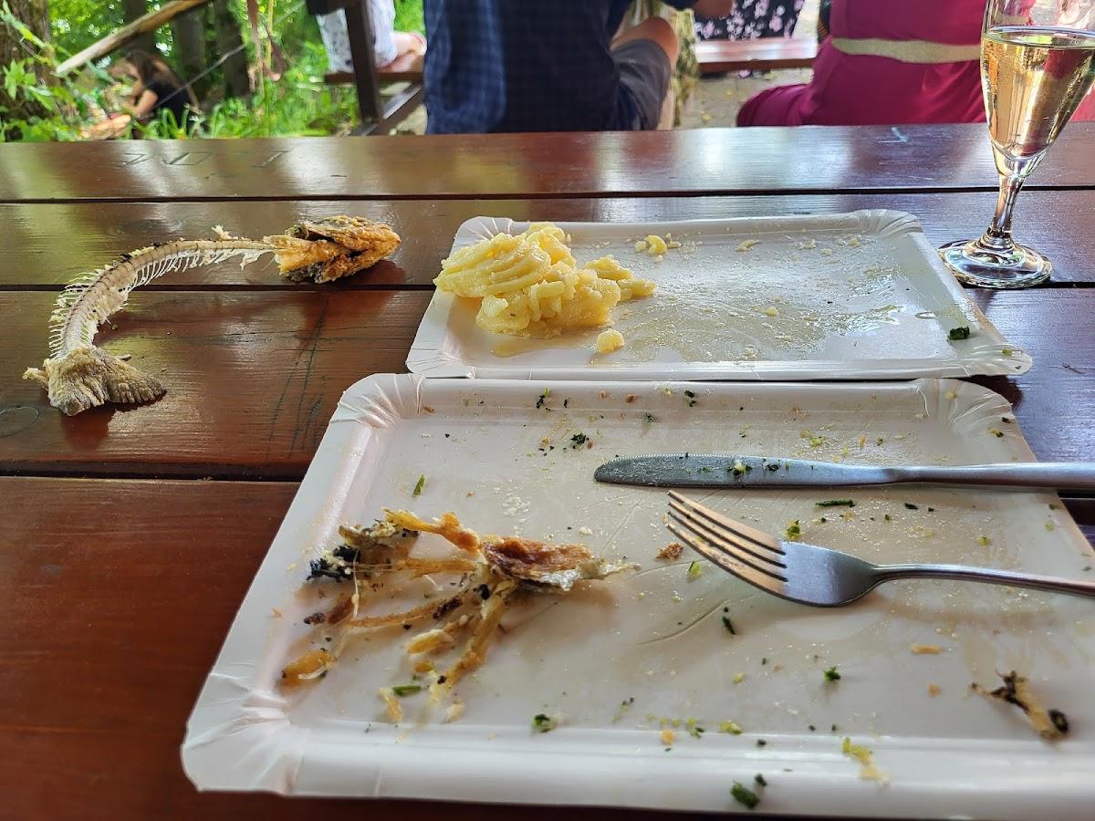 Empirej, gostinstvo in storitve d.o.o., poslovna enota okrepčevalnica kriva Ščuka