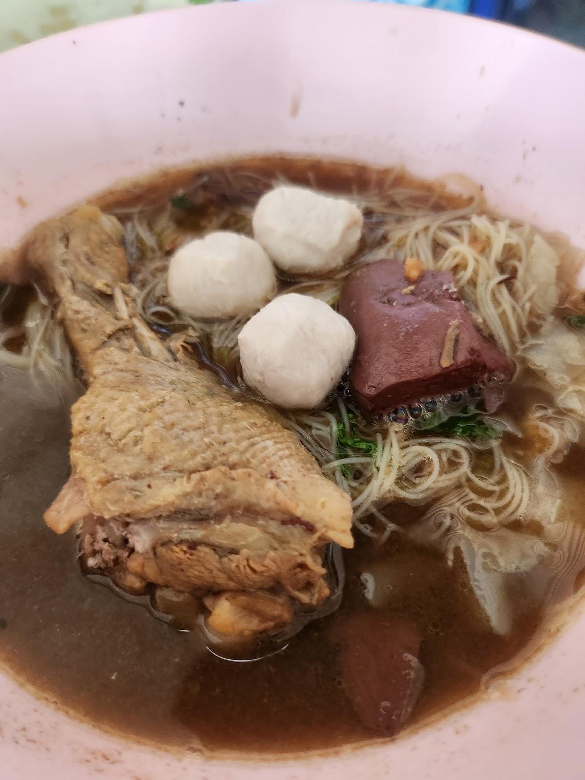 ร้านก๋วยเตี๋ยวเป็ดตุ๋น&หมูตุ๋นคุณอ๋อย