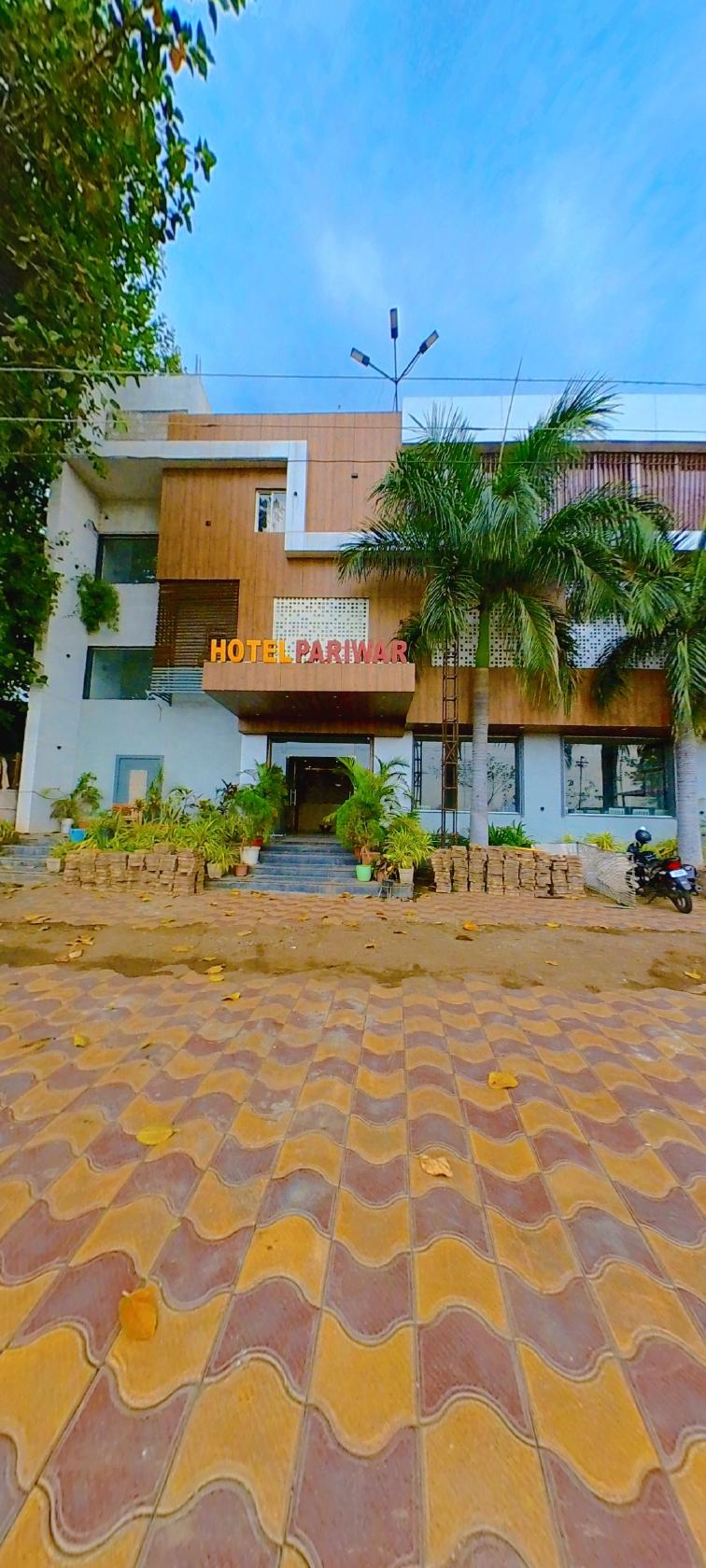 Hotel Parivar Restaurant Lodging bar