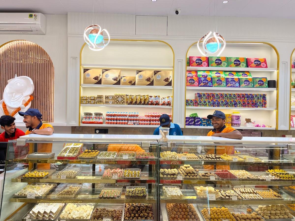 Vatika Sweets & Bakery