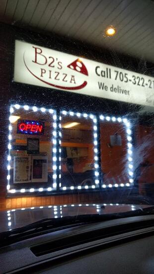 B2's Pizza