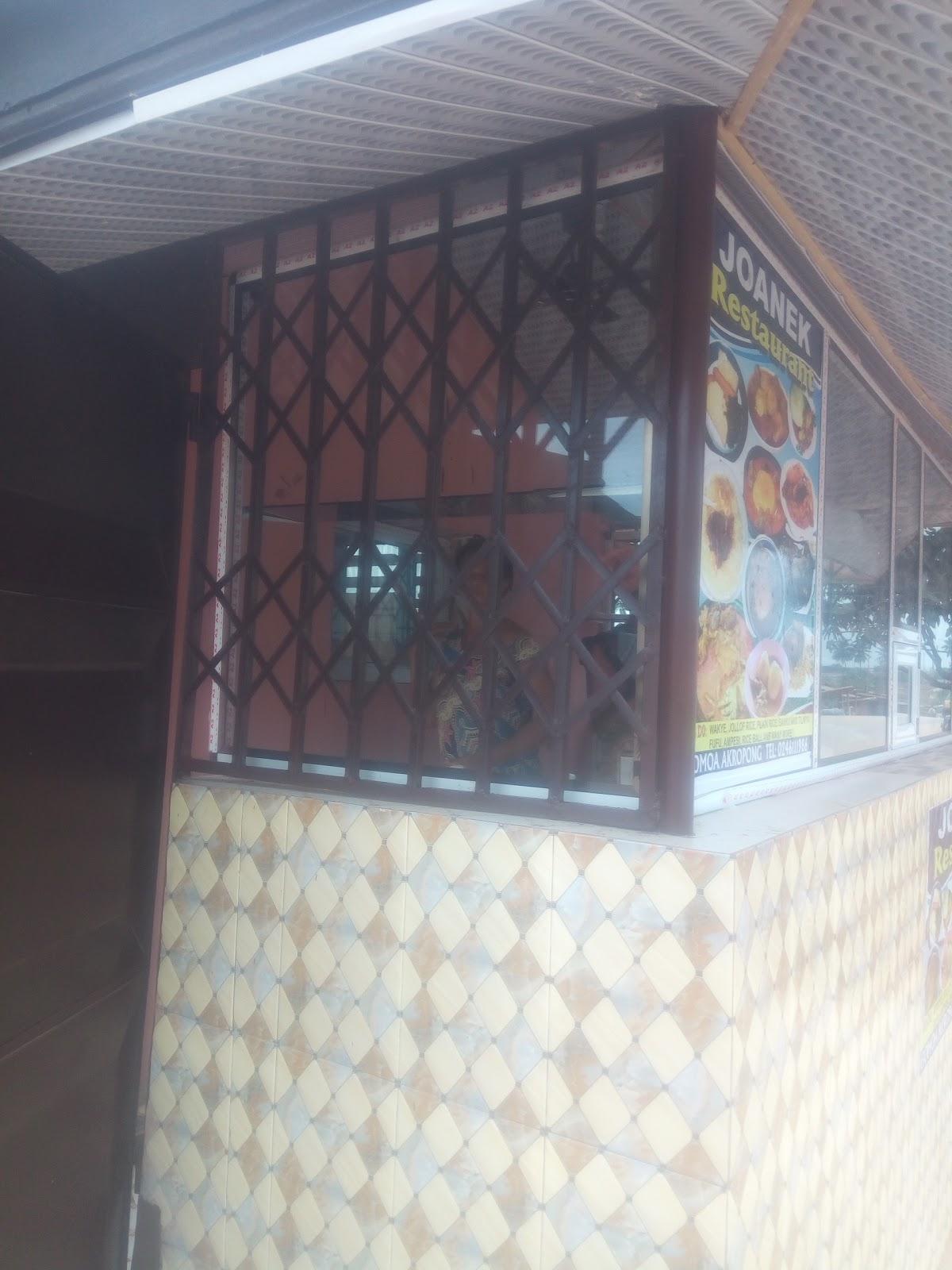 Joanek Restaurant, G. Akropong
