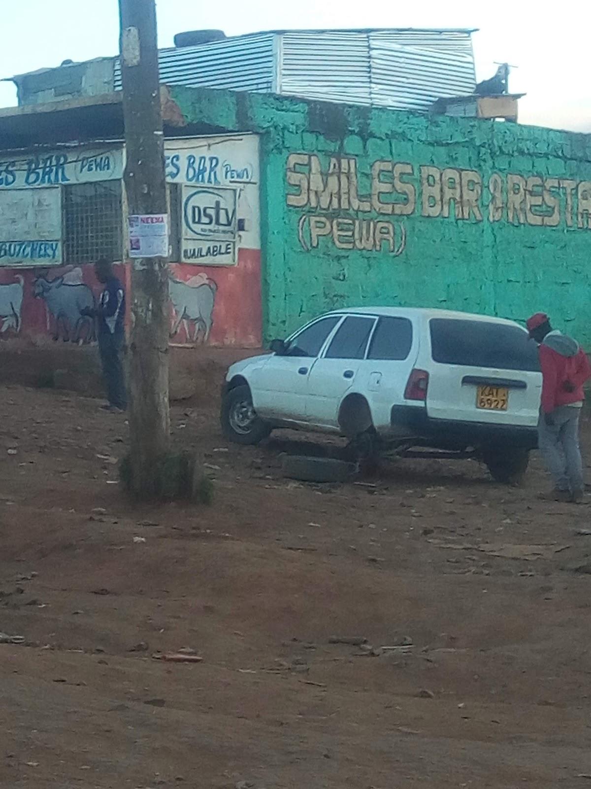 Smiles bar and restaurant (pewa)