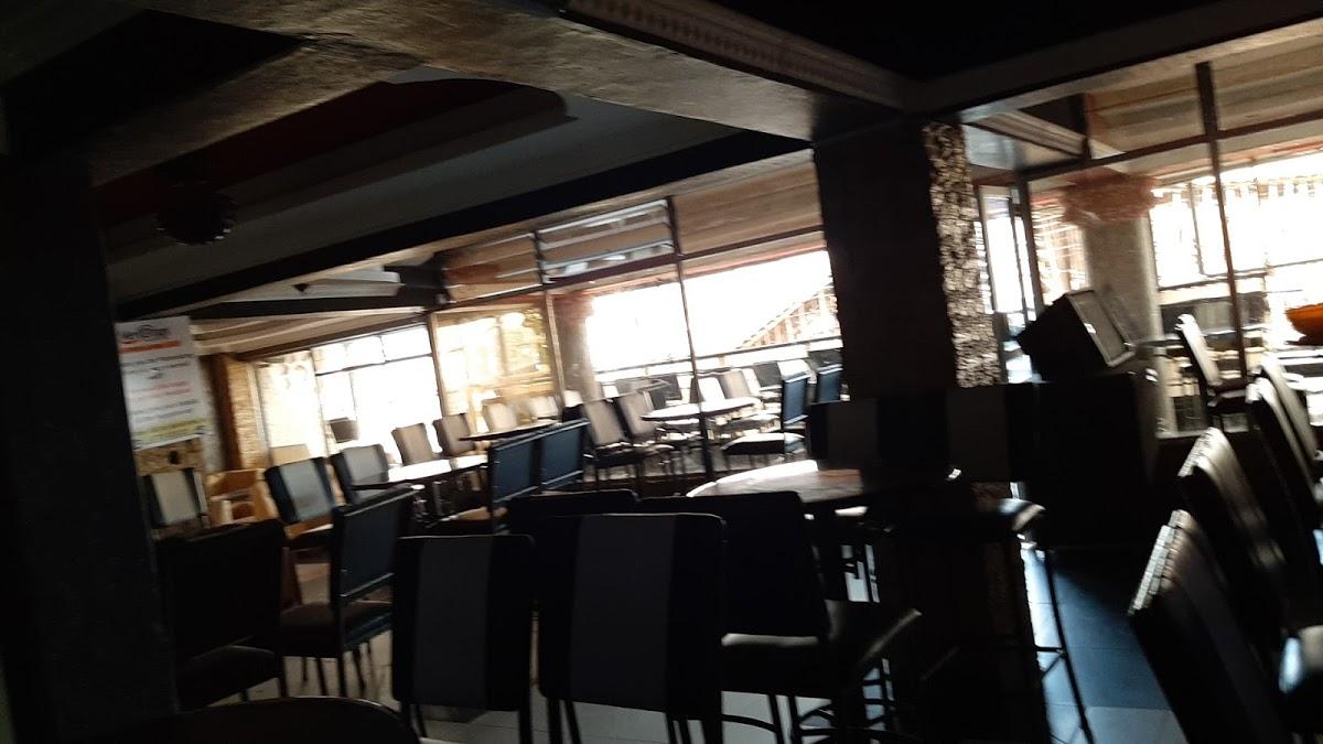 Merchant Hotel lounge and Grill