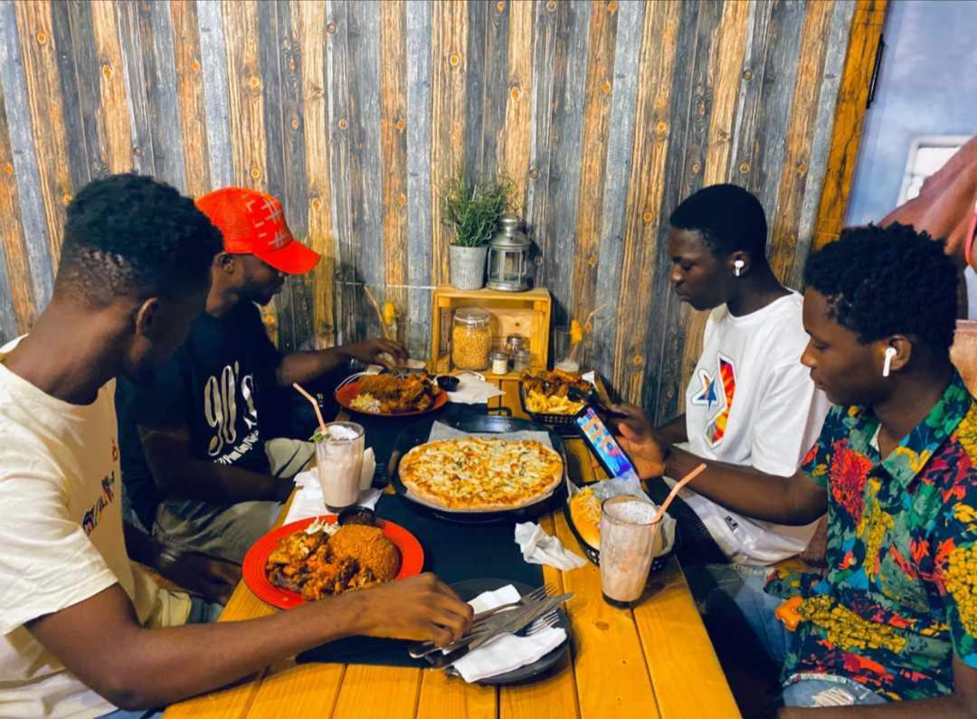 Happy’s Special Indomie, Spaghetti & Salad