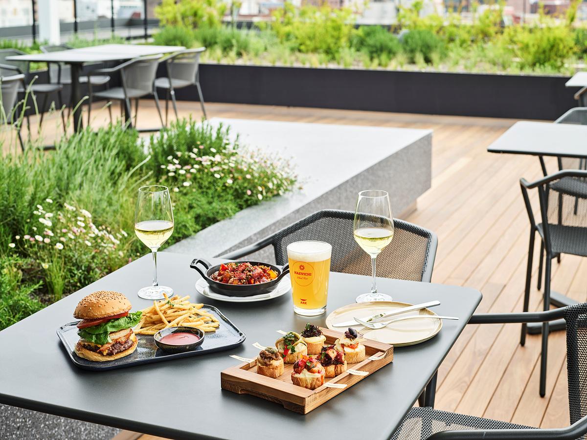 michael's urban farm table