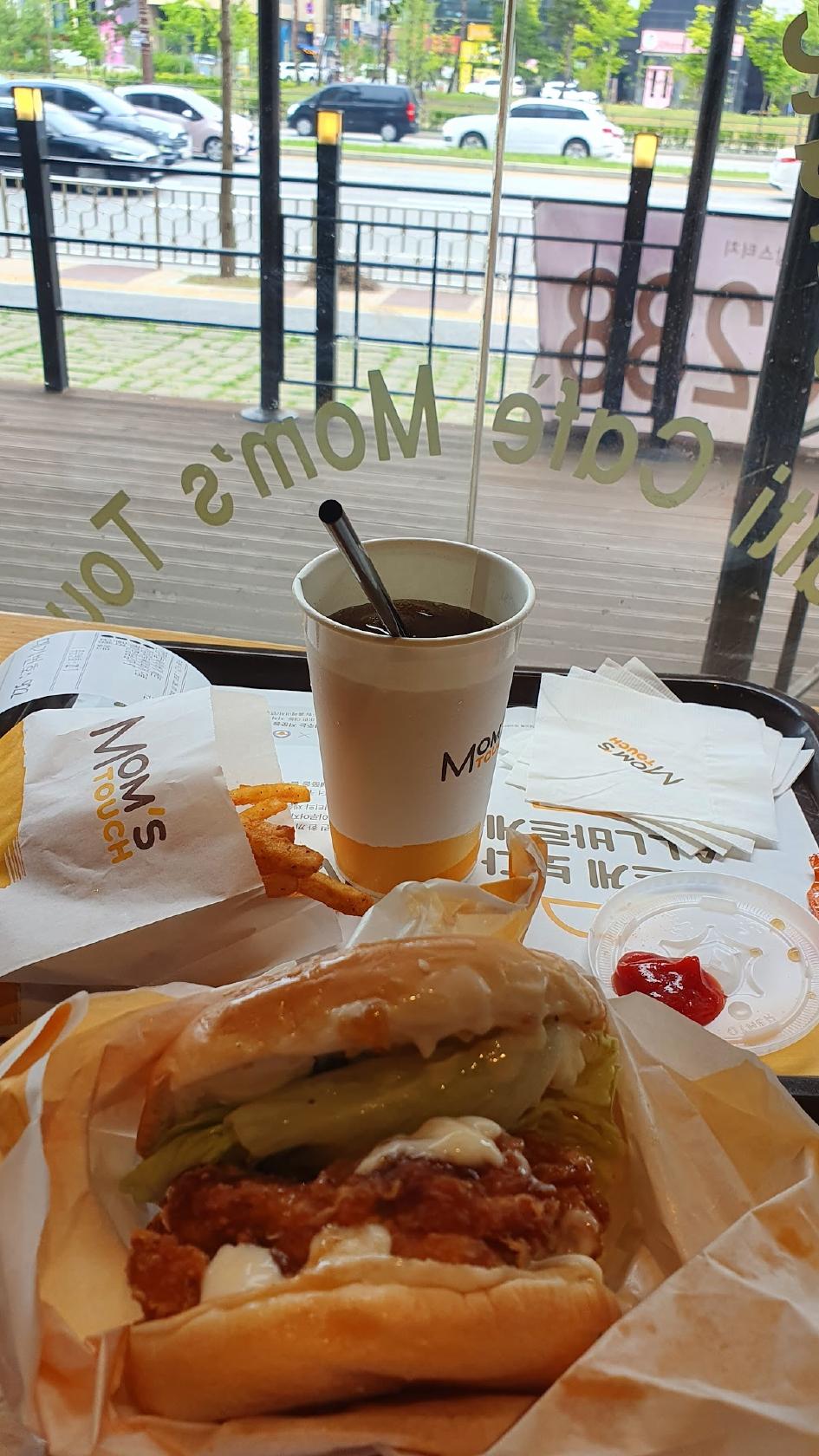 맘스터치 천안불당점