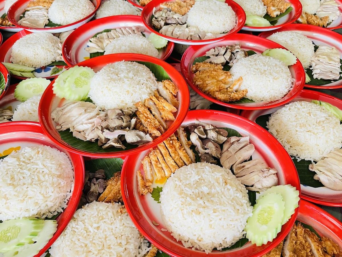 ข้าวมันถาด