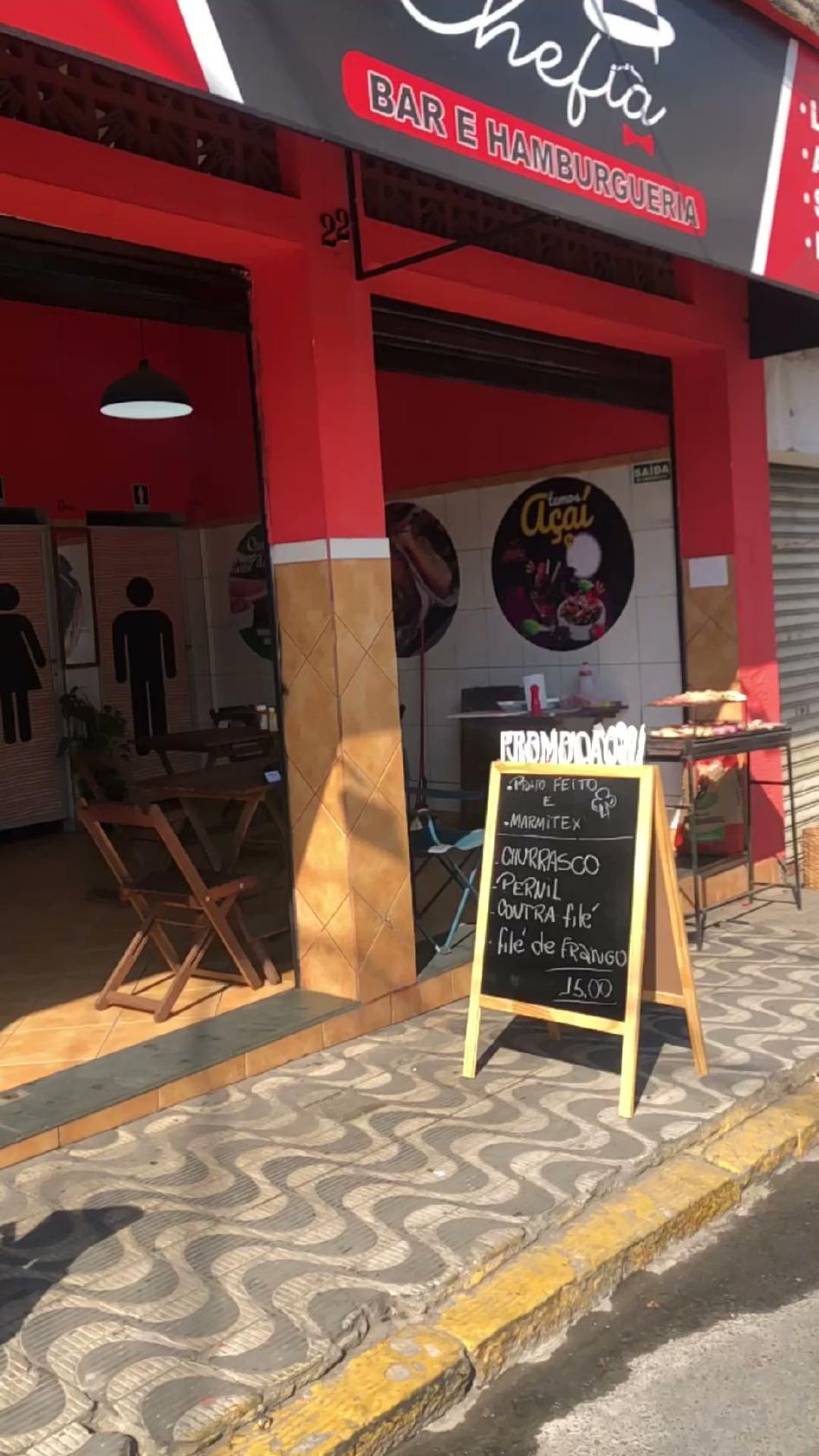 Chefia hamburgueria e pizzaria