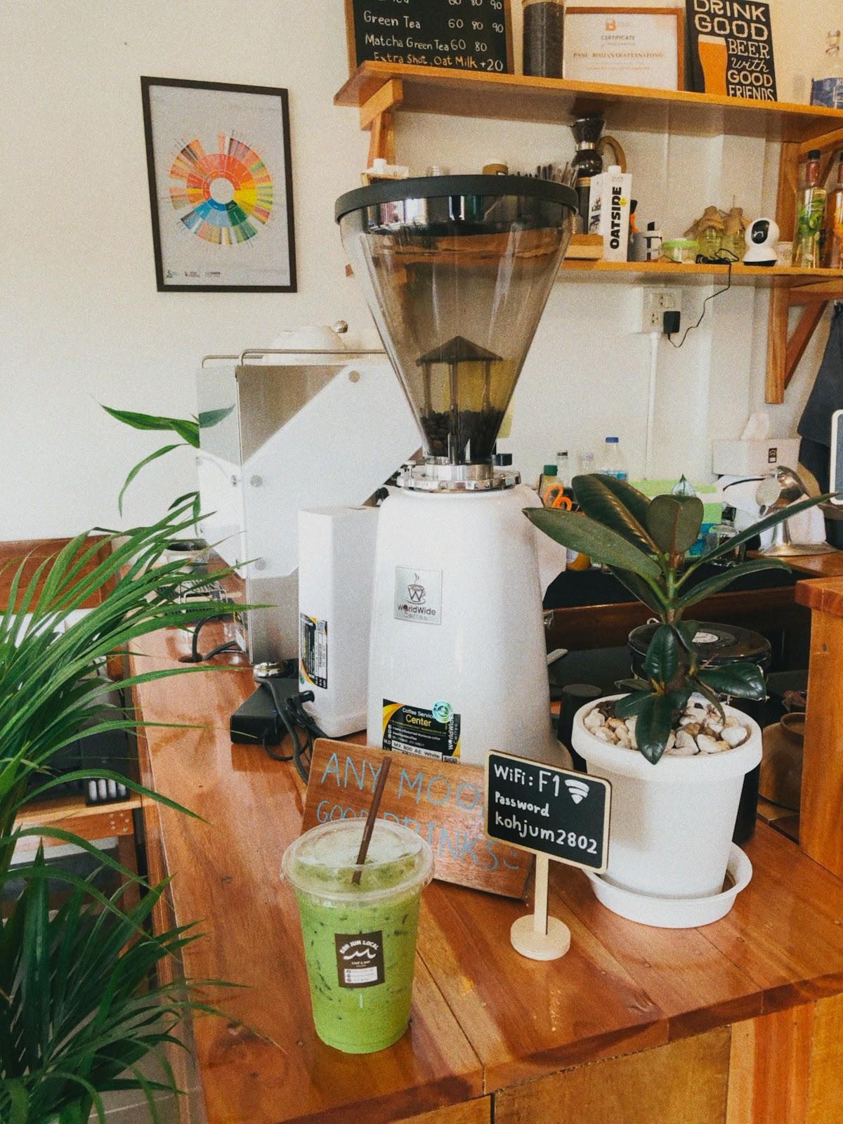 KohJum Local Café & Brunch