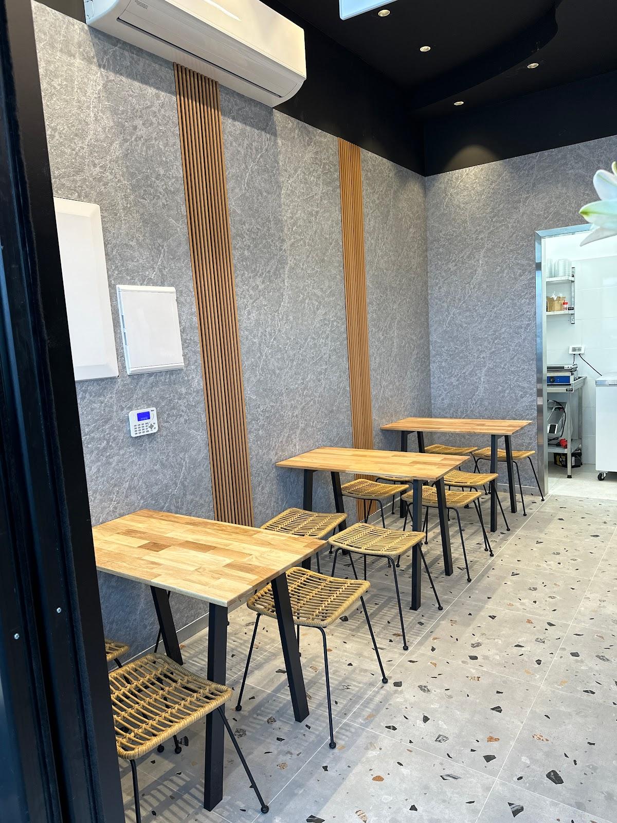 פיצה דומינו פז חופית (m הדרך)