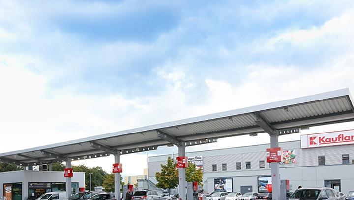 Filling station at Kaufland, B. Grune