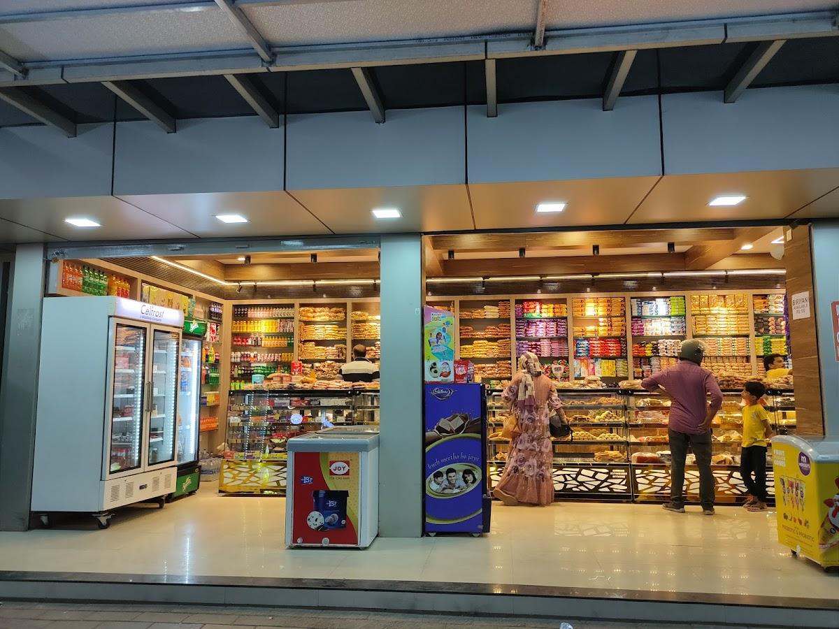 Dolphin Bakes and Cafe