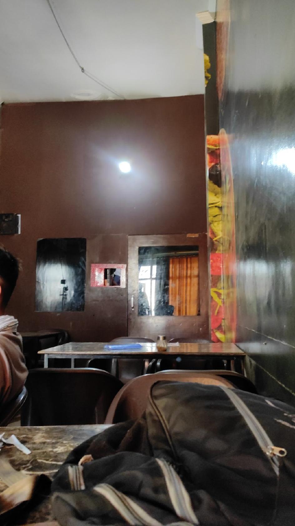 THE PIZZA VILLA & RESTAURANT