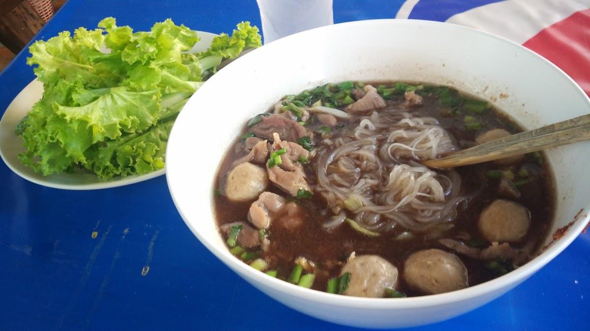ก๋วยเตี๋ยวเนื้อต้นมะขาม