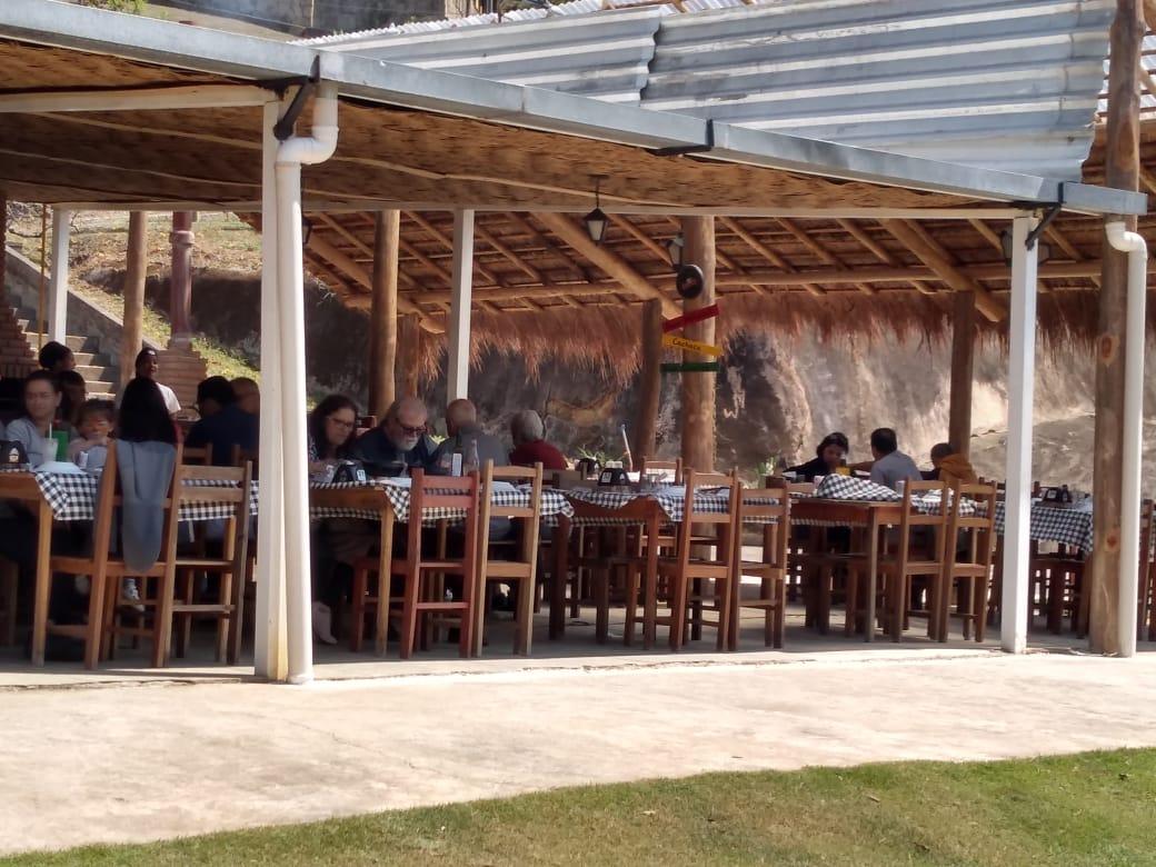 Restaurante e Cachaçaria Fogão da Serra