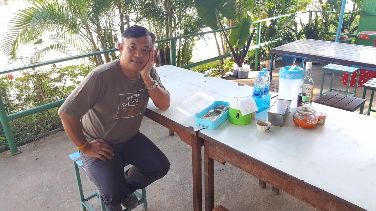 ร้านก๋วยเตี๋ยวลูกชิ้นกุดชุม