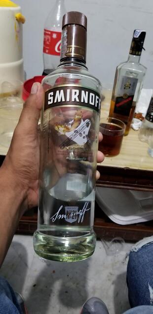 అనాజ్ పూర్ వైన్స్