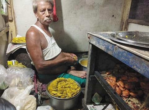 সুশীল দার চপের দোকান