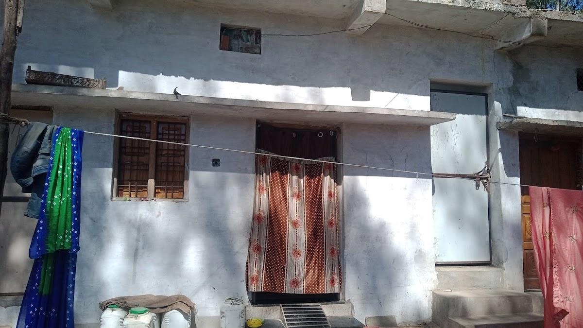 Kapil tiffin centre