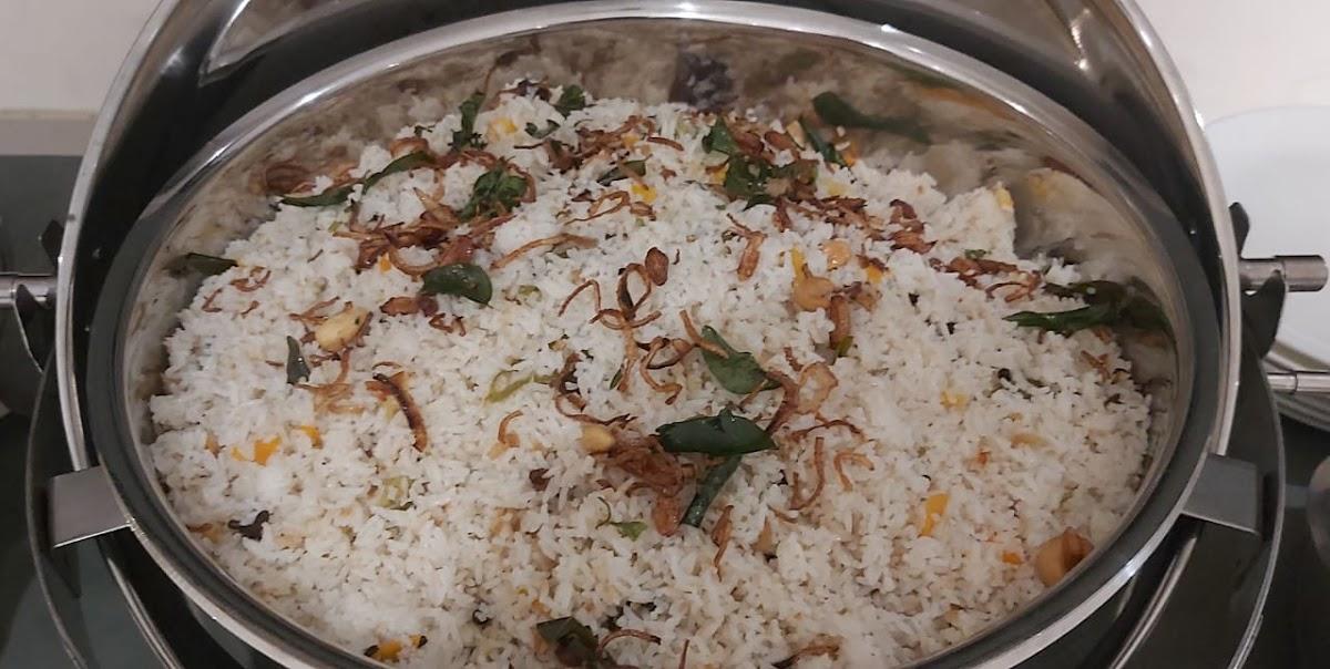 Hotel Samrat & Tourist Home