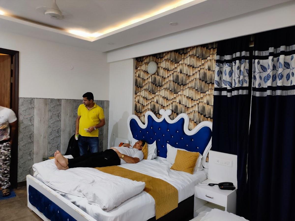 Hotel Royal Comfort Inn (Room,Resturant,Banquet hall)