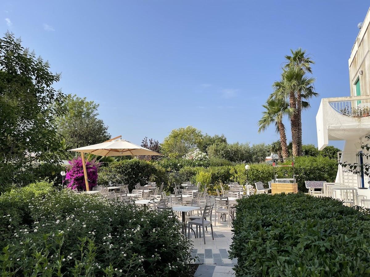 Tender bar Rosamarina