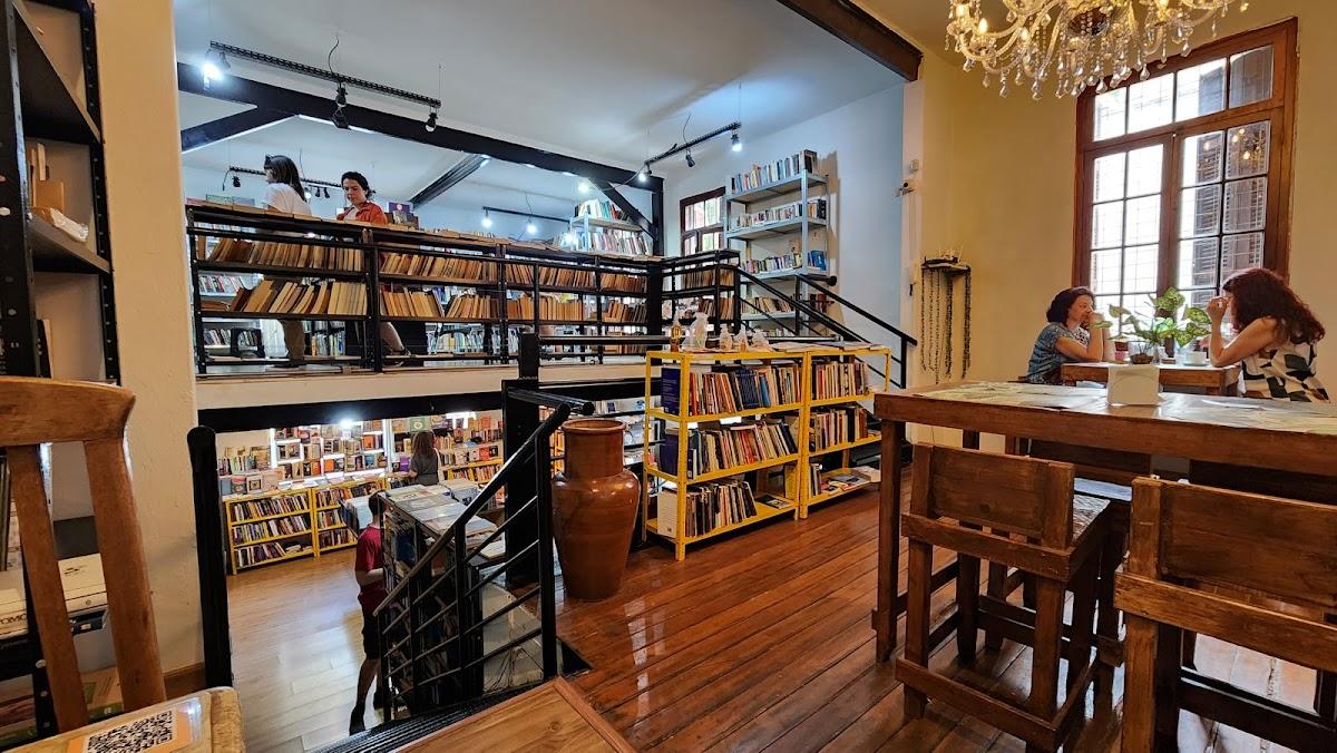 Geringonça livros, discos, café