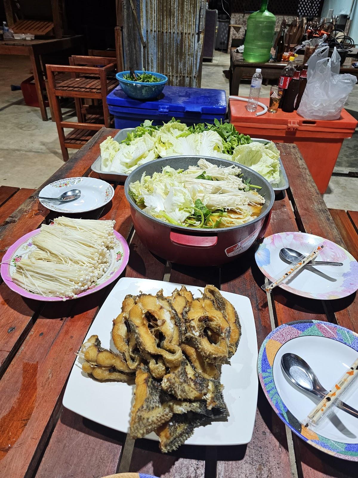 ร้านจ๋าลาบเป็ด
