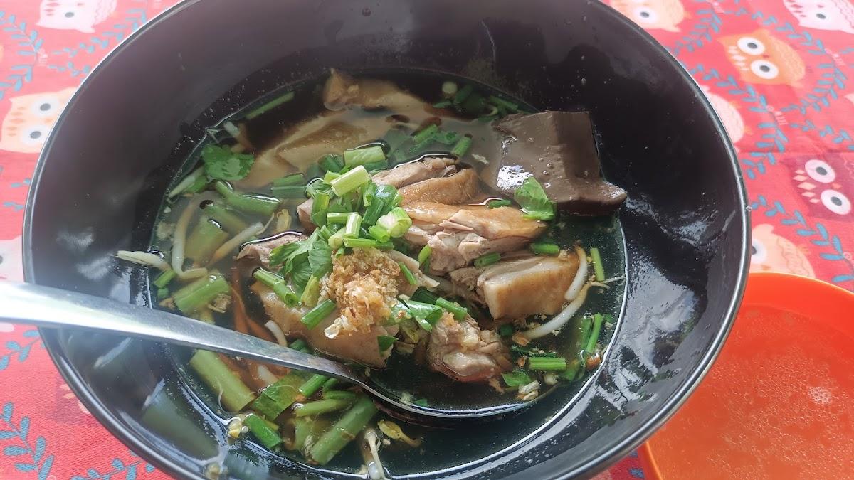 เจ๊พร หมูสะเต๊ะสาขา2