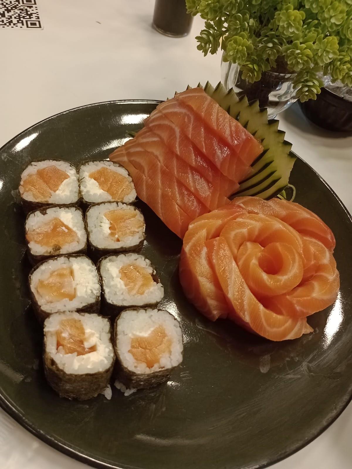 MOAI SUSHI