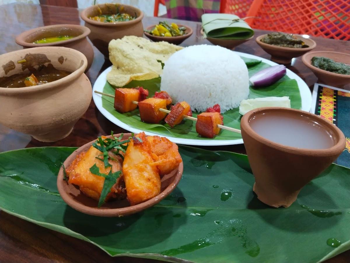 The Ahom Kitchen, Demow