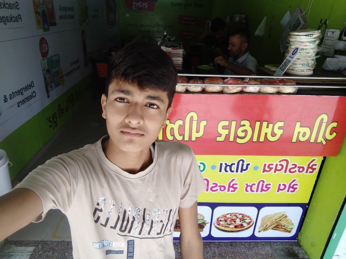 Green Aahar Sandwich & Pizza Parlour