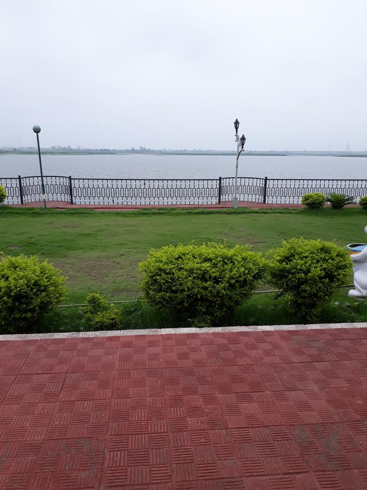 Shree Raj Guru Crupa Hotel