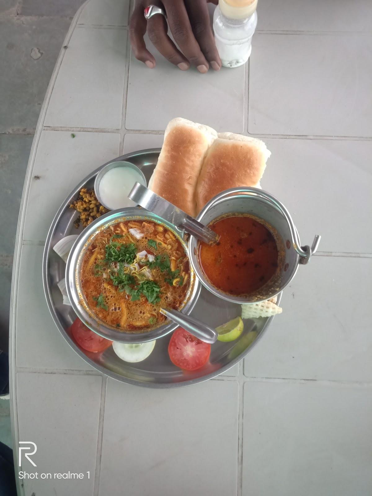 हॉटेल आशीर्वाद स्नॅक्स सेंटर