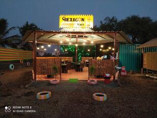 HEXAGON CAFE