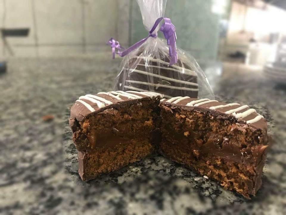 Mayumi Bolos confeitaria colina