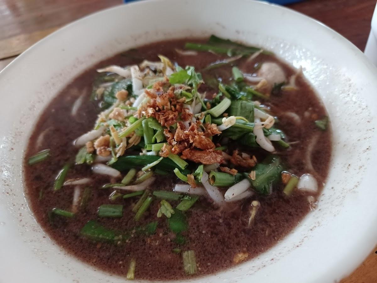 ร้านเจ๊รุ่ง อาหารตามสั่ง