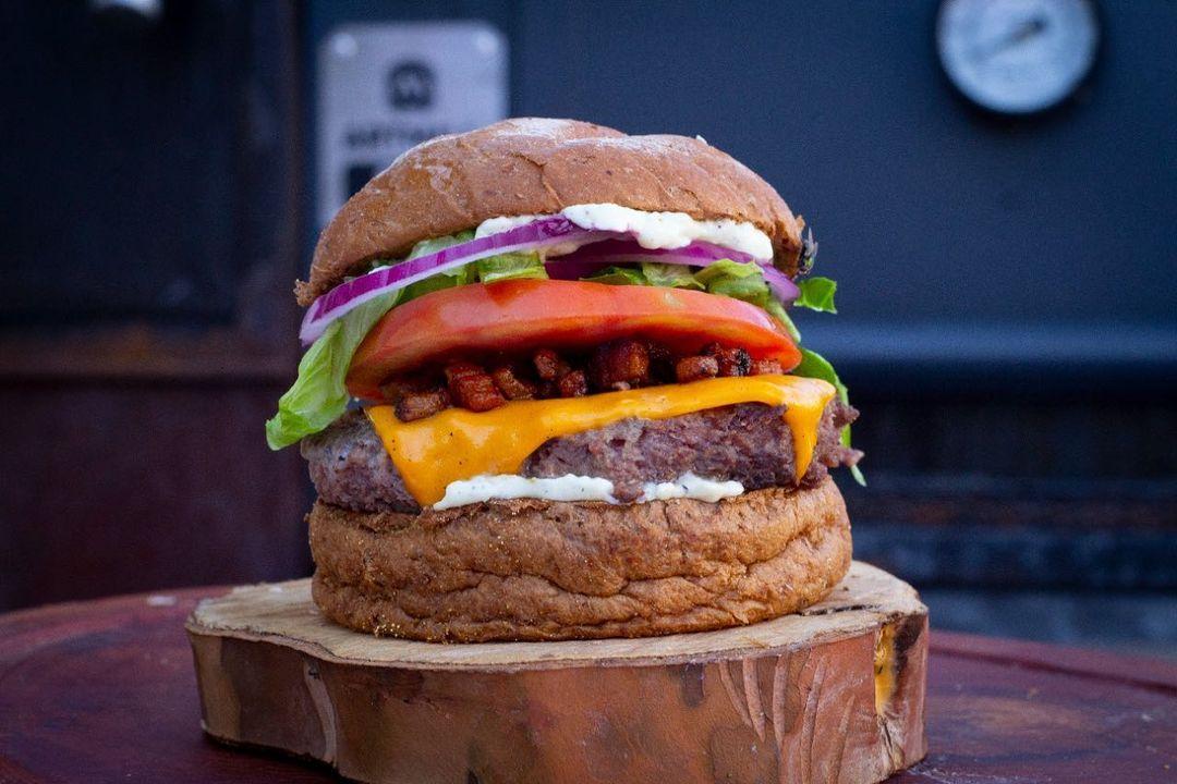 Helius Burger - O simples, bem feito.