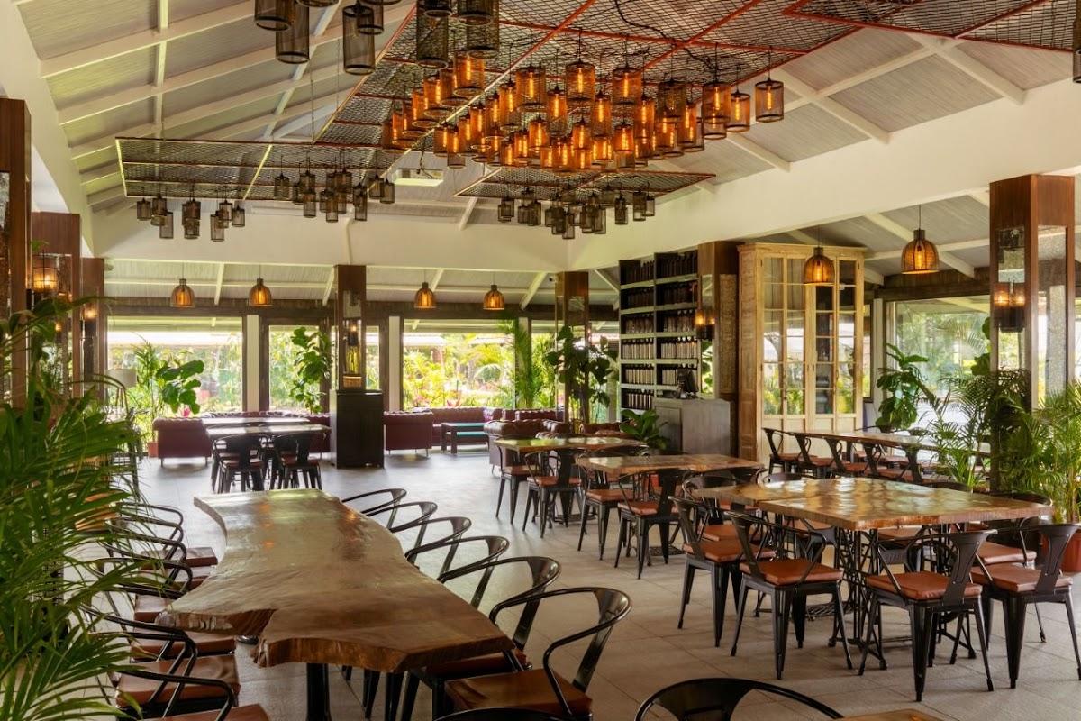 Common House Restaurant & Bar