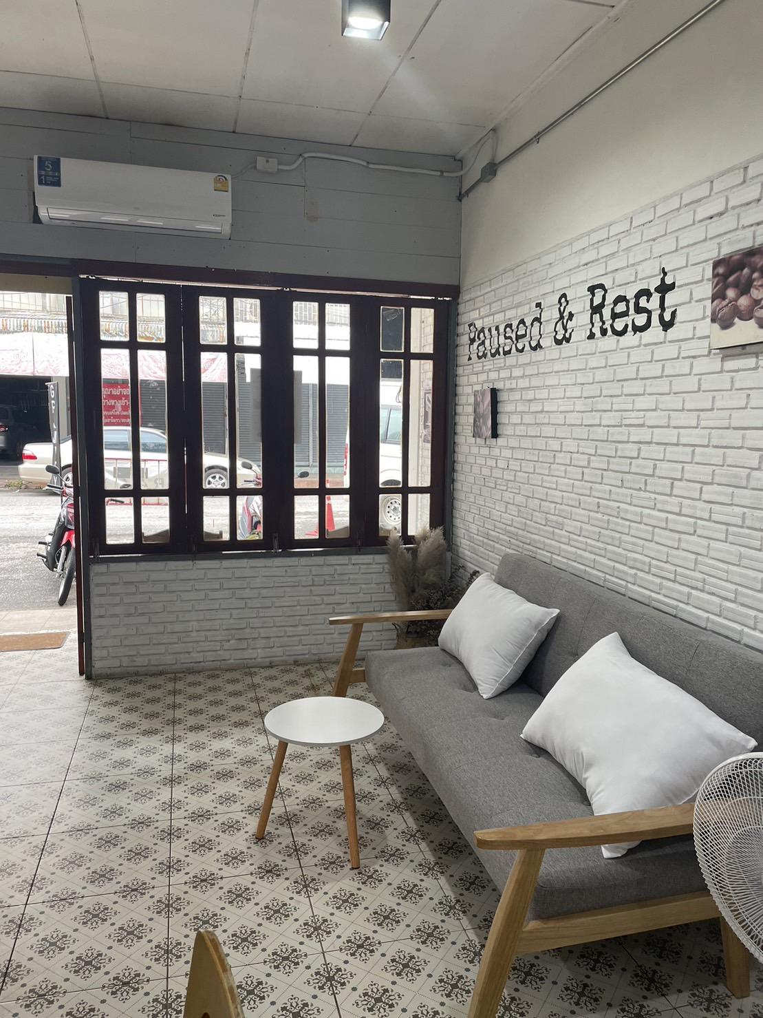 Gravity hostel & cafe