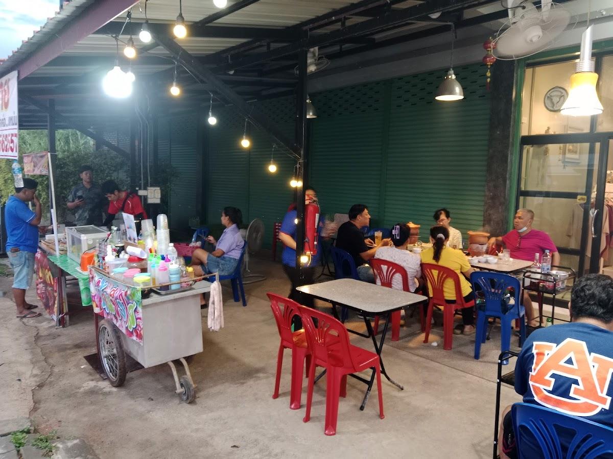 โกดังหมูจุ่ม&เสื้อผ้าแฟชั่น100