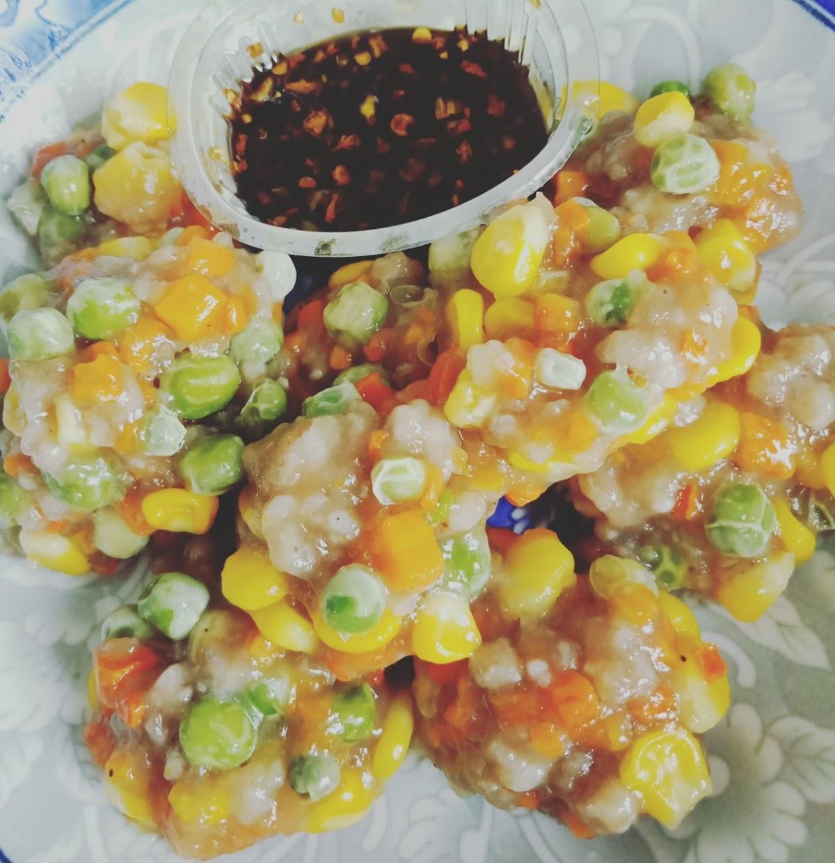 อิ่มพุง บ้านน้าหมู ขนมจีบต้ม