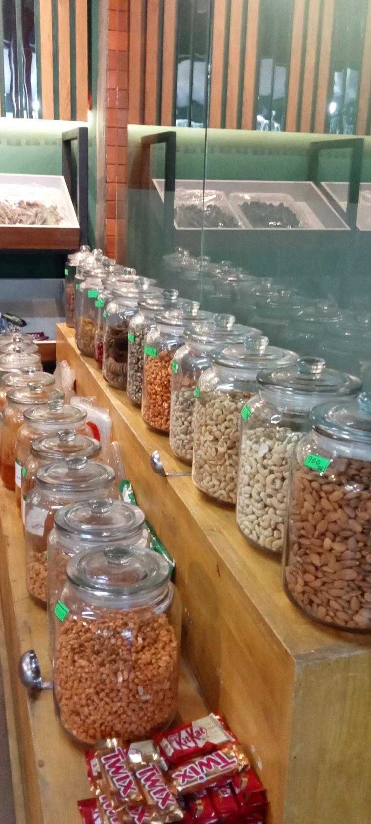 KL Fruits & Cool Bar