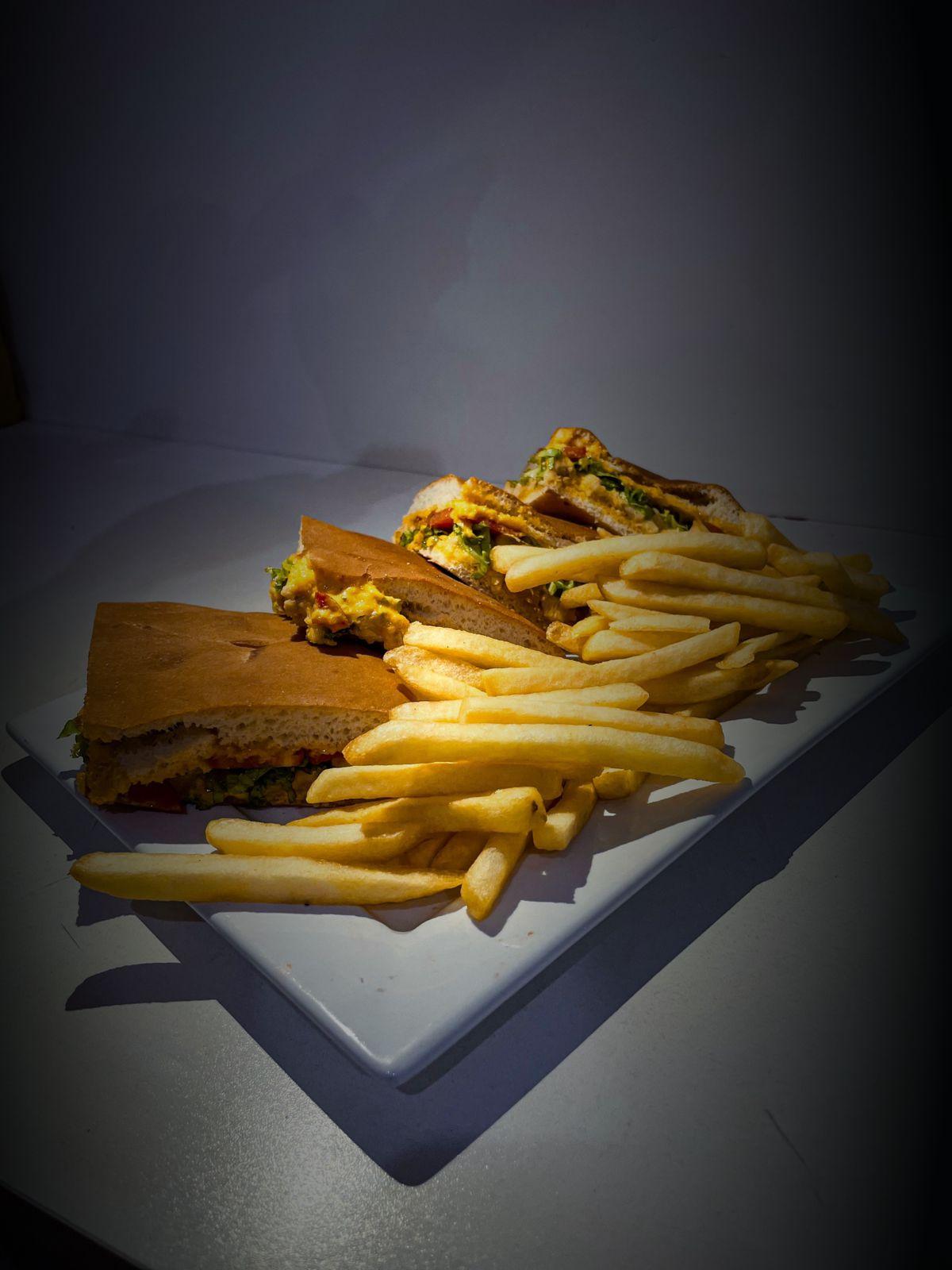 Chicos pizzaria e esfiharia águas lindas