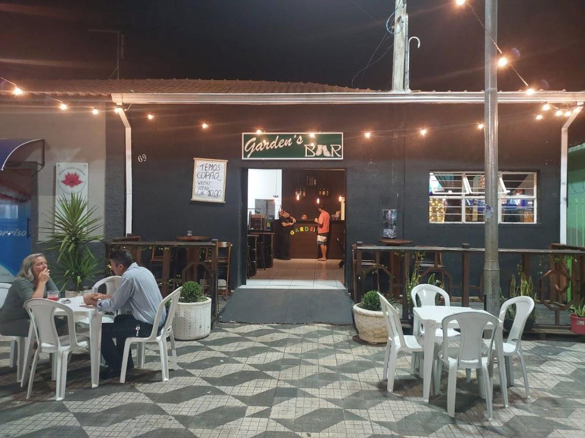 Garden's Bar