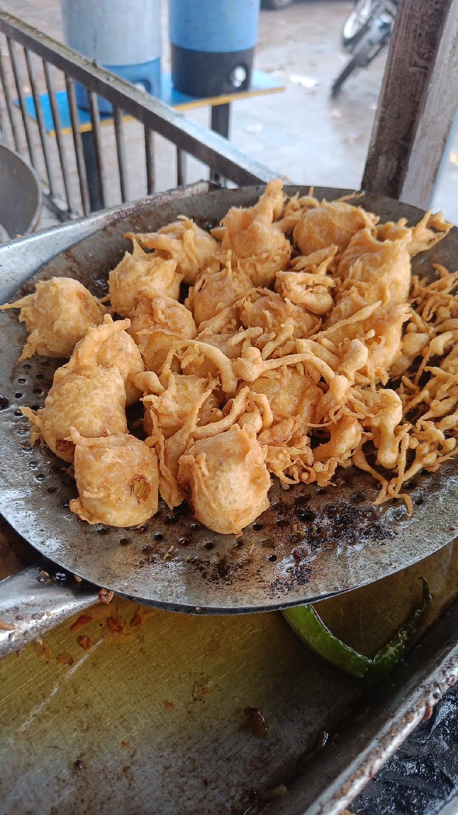 Dholka wala bhajiya & sweet
