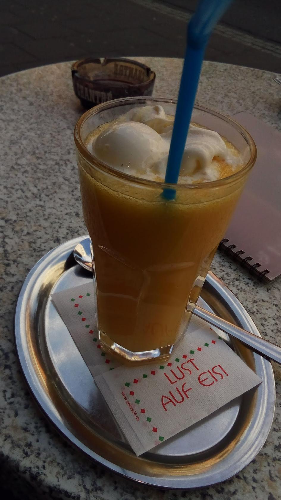 Amore Eis Café